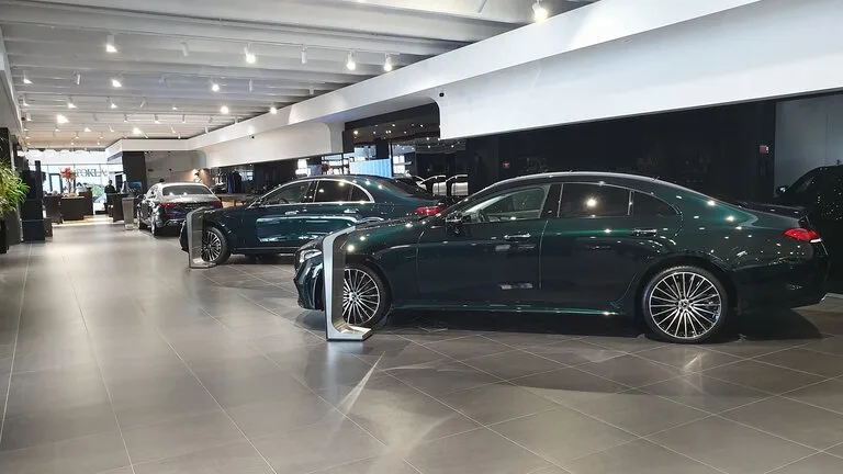showroom Mercedes-Benz